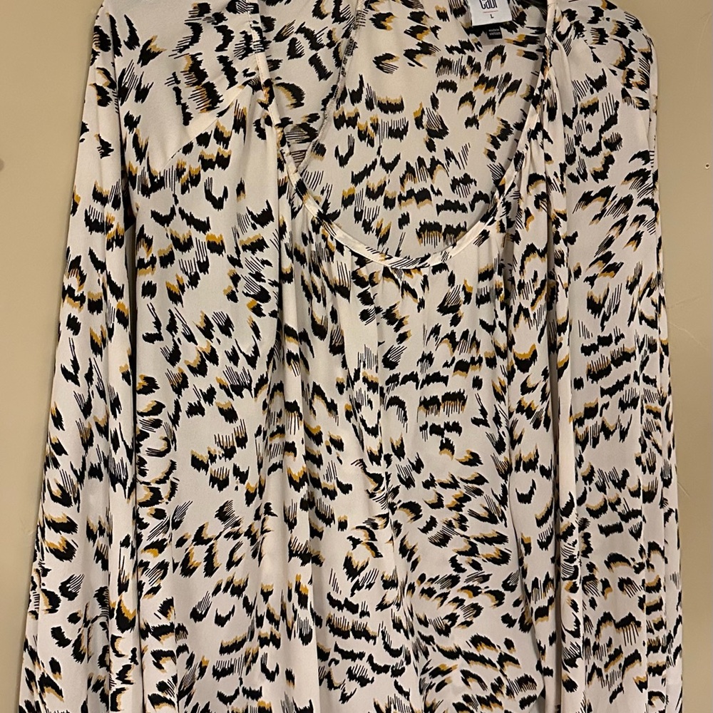 Cabi Round Trip Blouse
Size L - Picture 3 of 3
